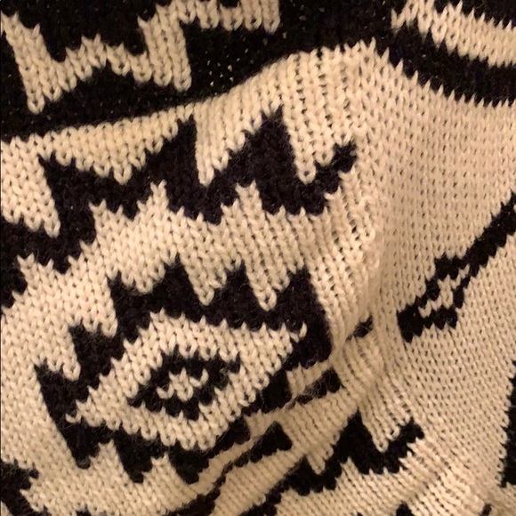 John Paul Richard cozy sweater vest - Picture 3 of 4